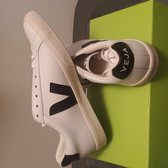 Veja Shoes - VEJA ESPLAR LEATHER SNEAKERS